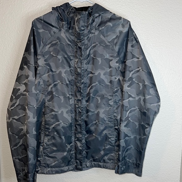 Camo North Face Windbreaker - Picture 3 of 15